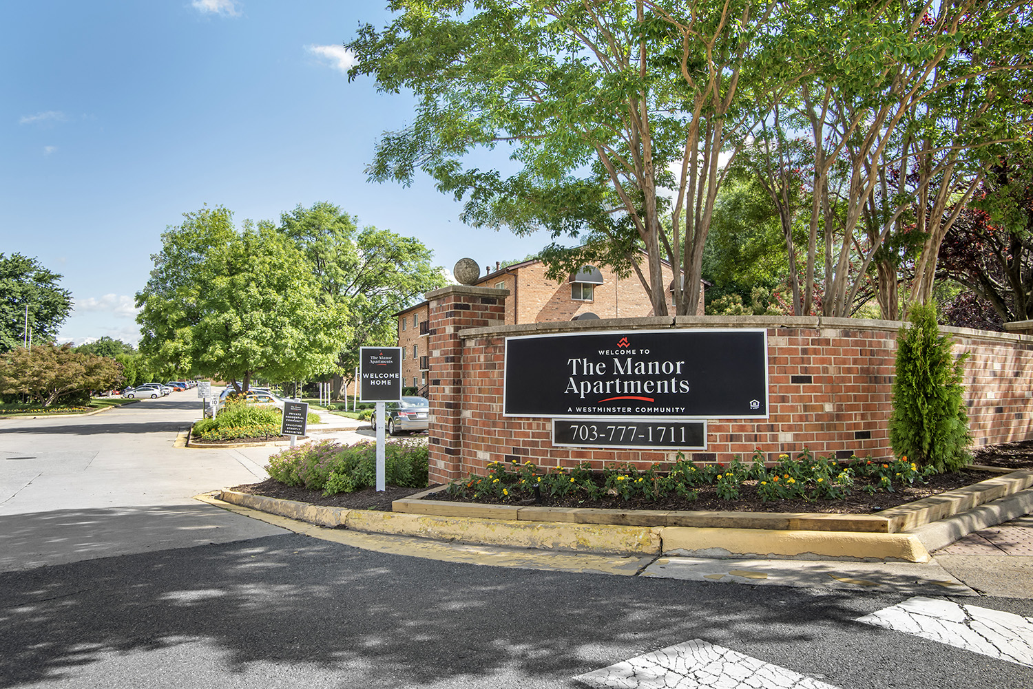 Photos and Video of The Manor/The Manor East Apartments in Leesburg, VA
